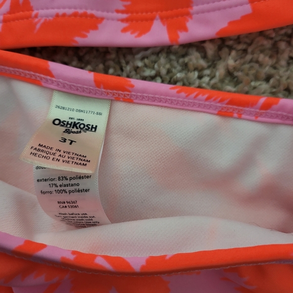 2 piece Oshkosh swimsuit - Picture 3 of 4